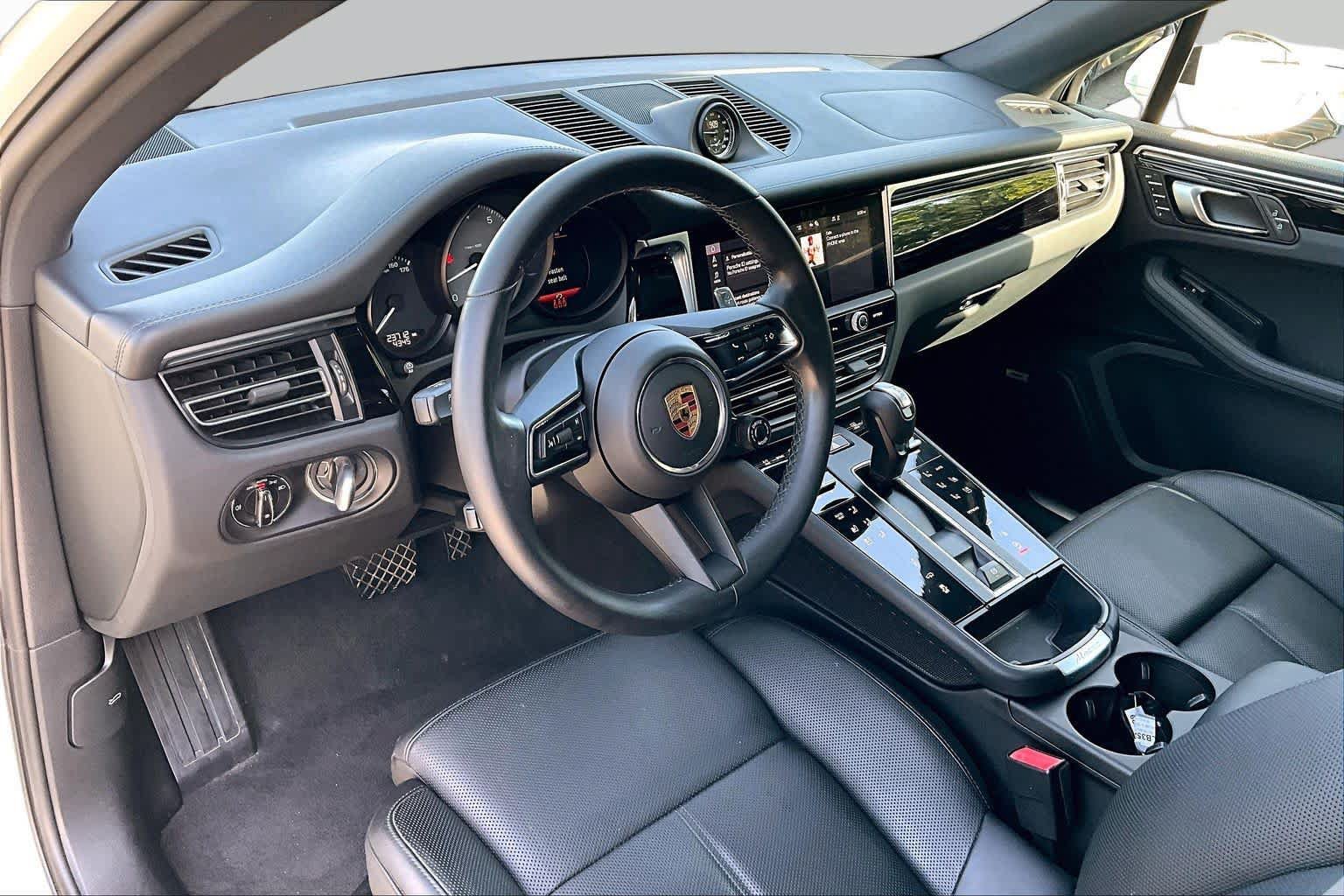 Used 2023 Porsche Macan S AWD/4WD image 17