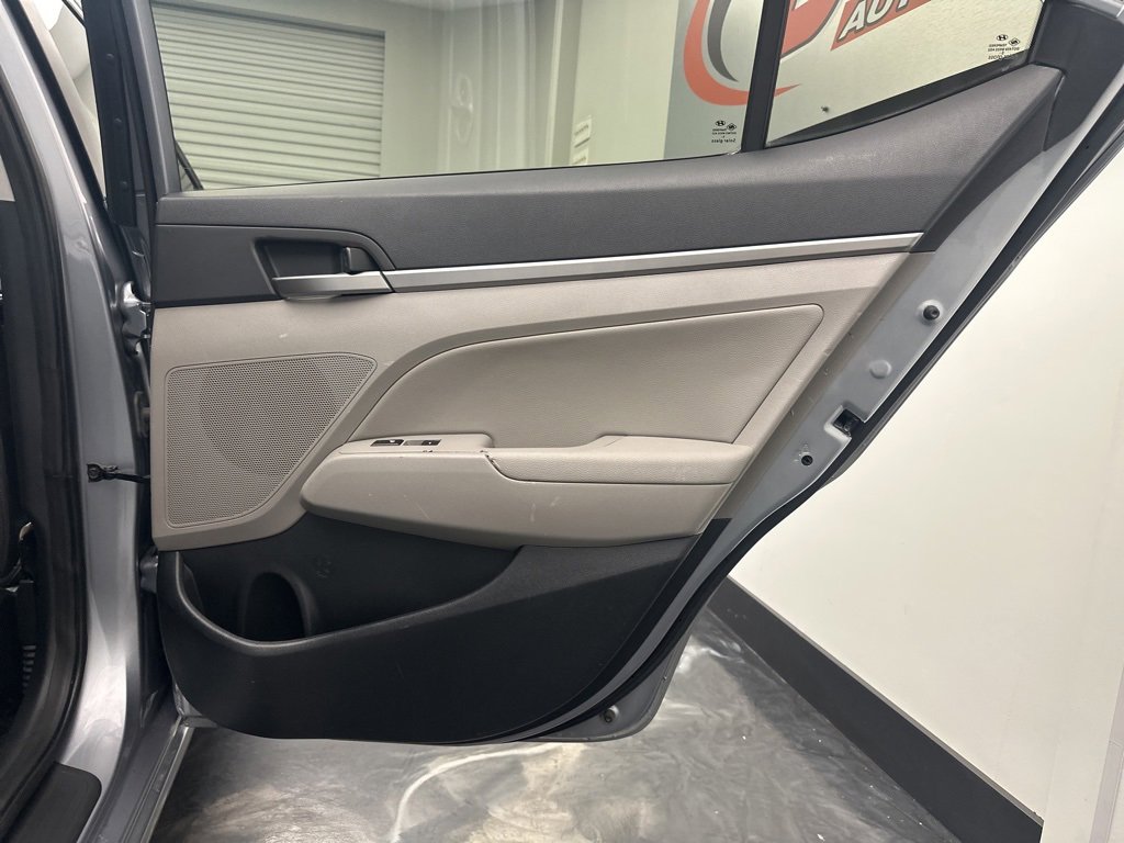 Used 2017 Hyundai Elantra Limited w/ Limited Tech Package 04 image 10