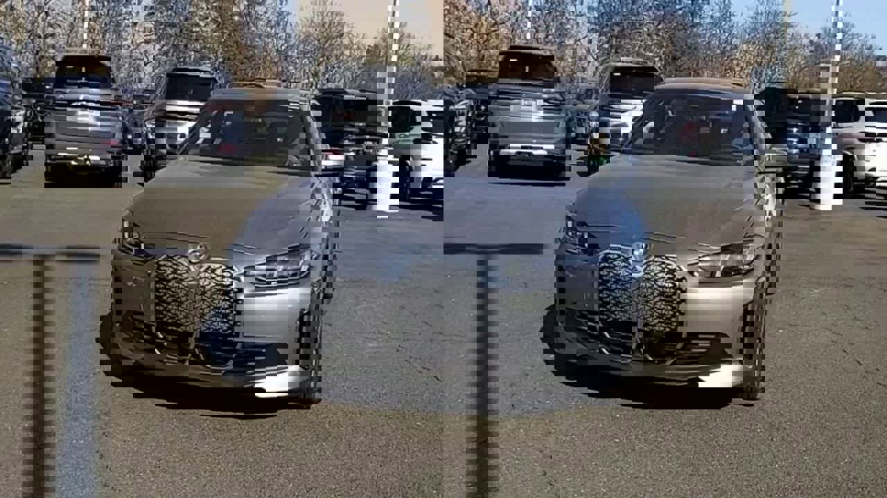 Used 2025 BMW i4 eDrive40 w/ Premium Package image 3