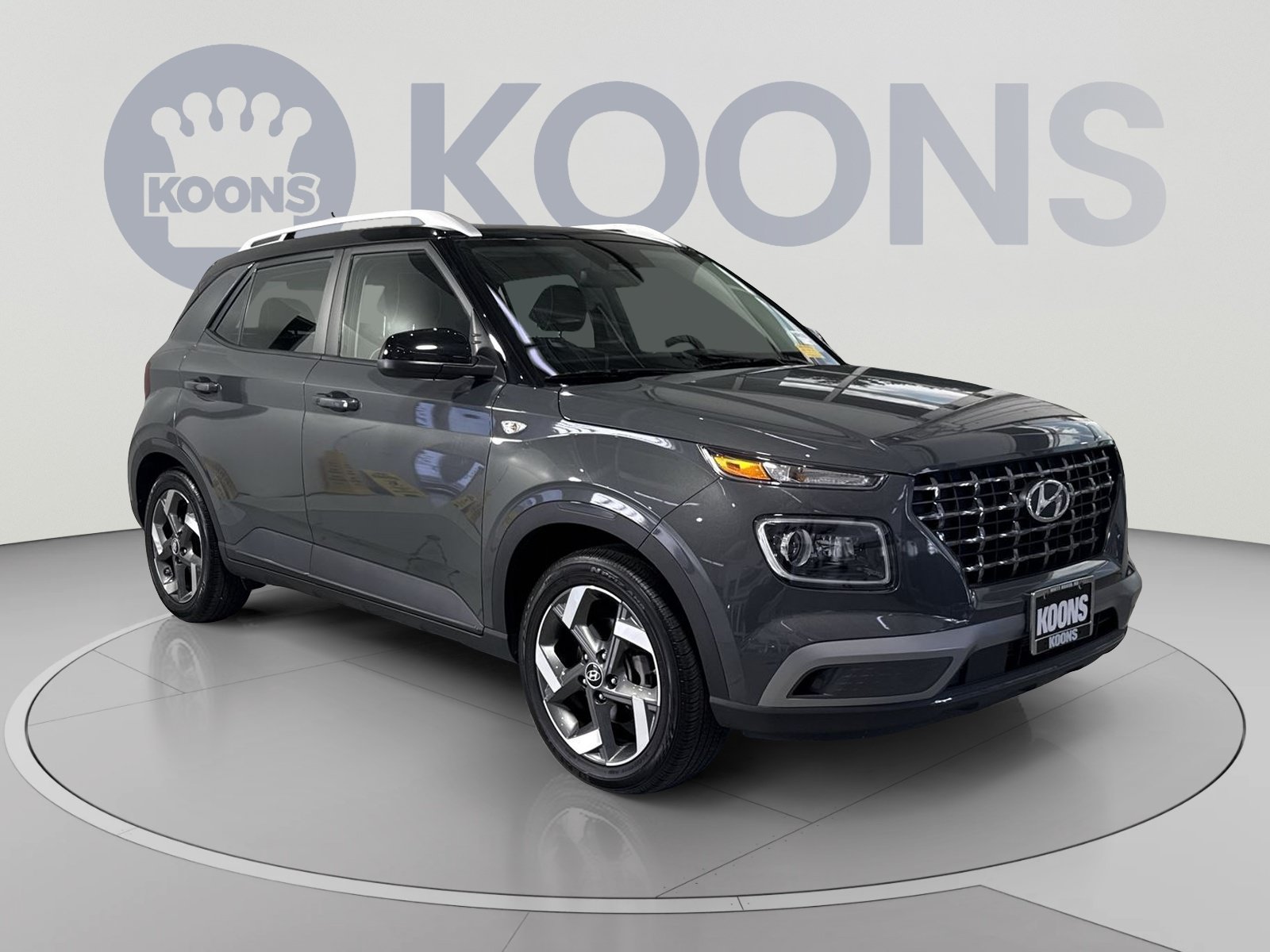 Used 2023 Hyundai Venue Limited FWD image 2