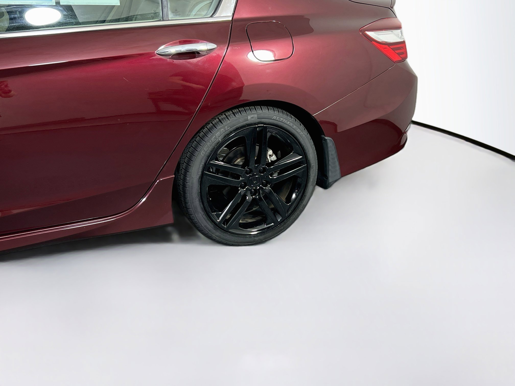 Used 2017 Honda Accord Touring image 30