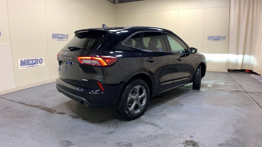 Used 2024 Ford Escape ST-Line w/ Tech Pack #1 AWD/4WD image 3