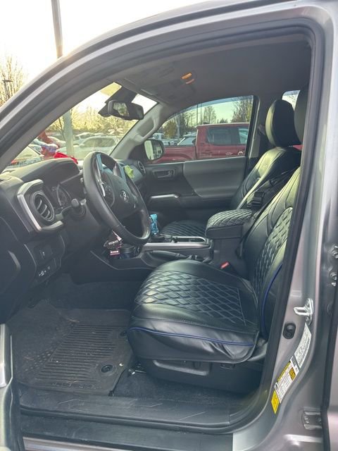 Used 2022 Toyota Tacoma SR5 image 7