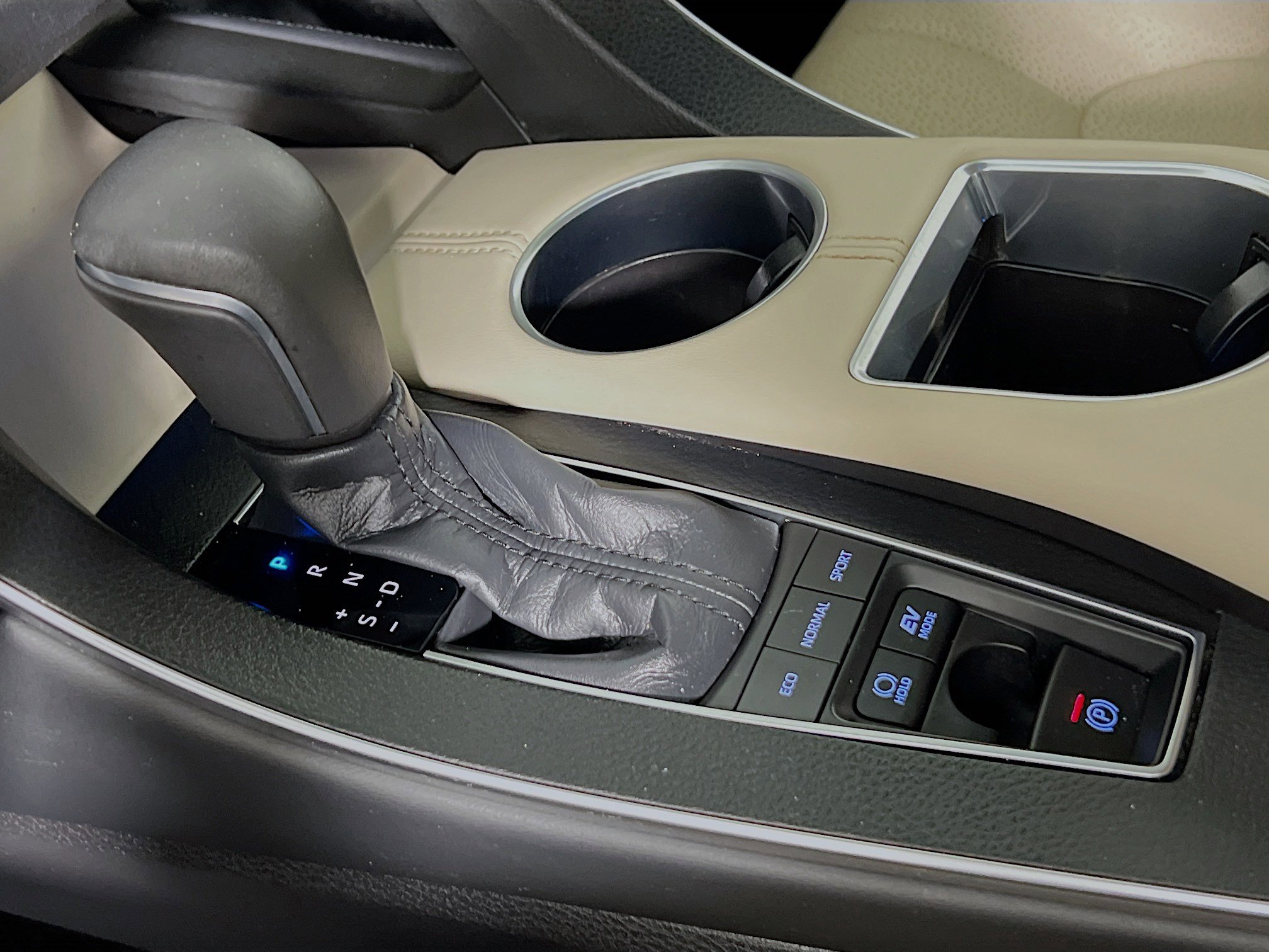 Used 2019 Toyota Avalon Limited image 24