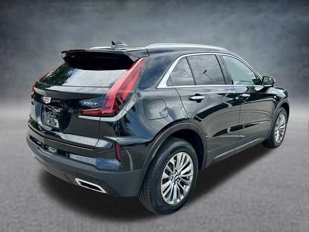 Used 2025 Cadillac XT4 Premium Luxury FWD image 5