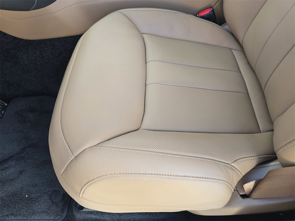 New 2026 Land Rover Range Rover SE image 30