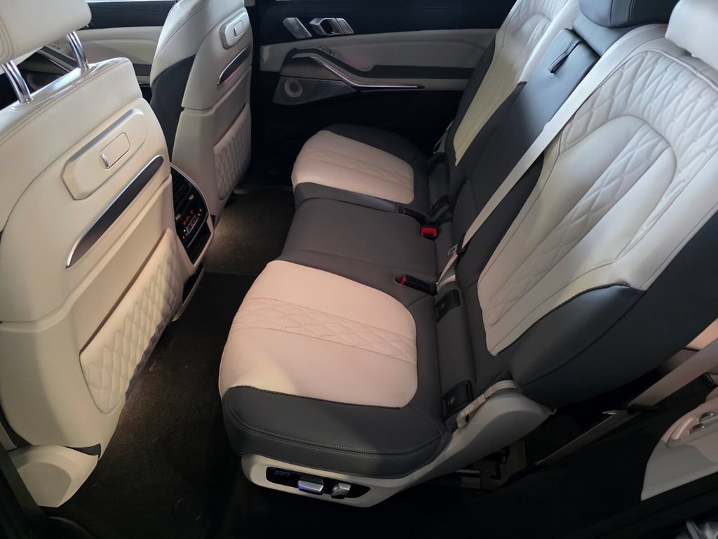 New 2026 BMW ALPINA XB7 AWD/4WD image 12