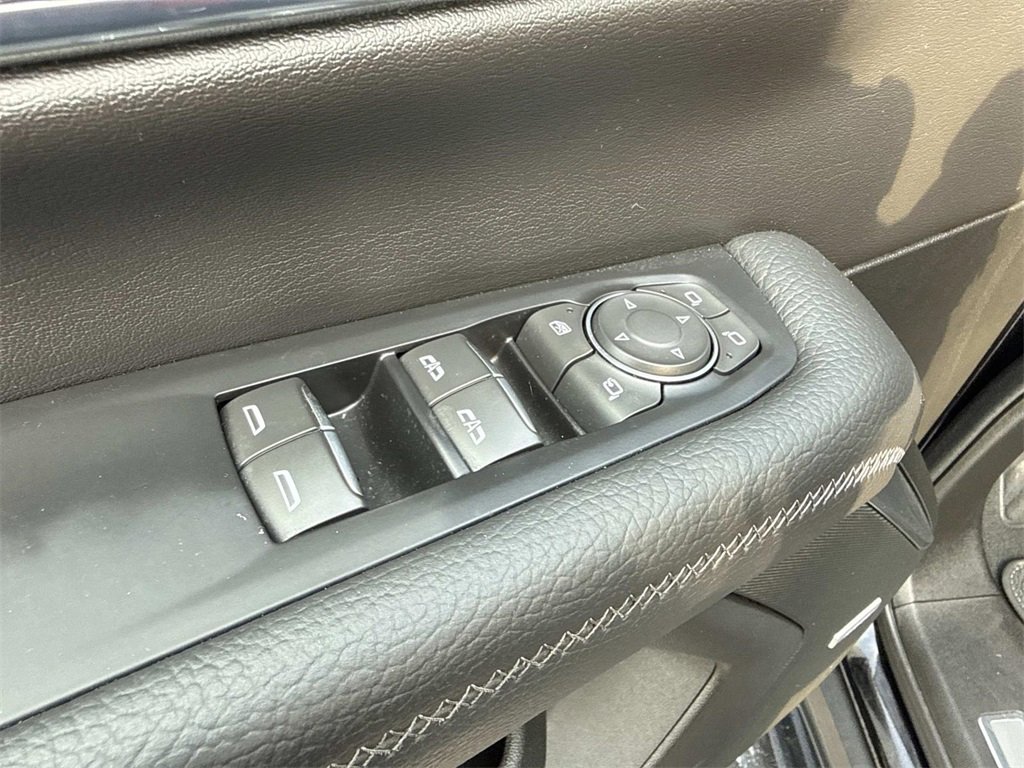 Used 2025 GMC Yukon Denali image 11