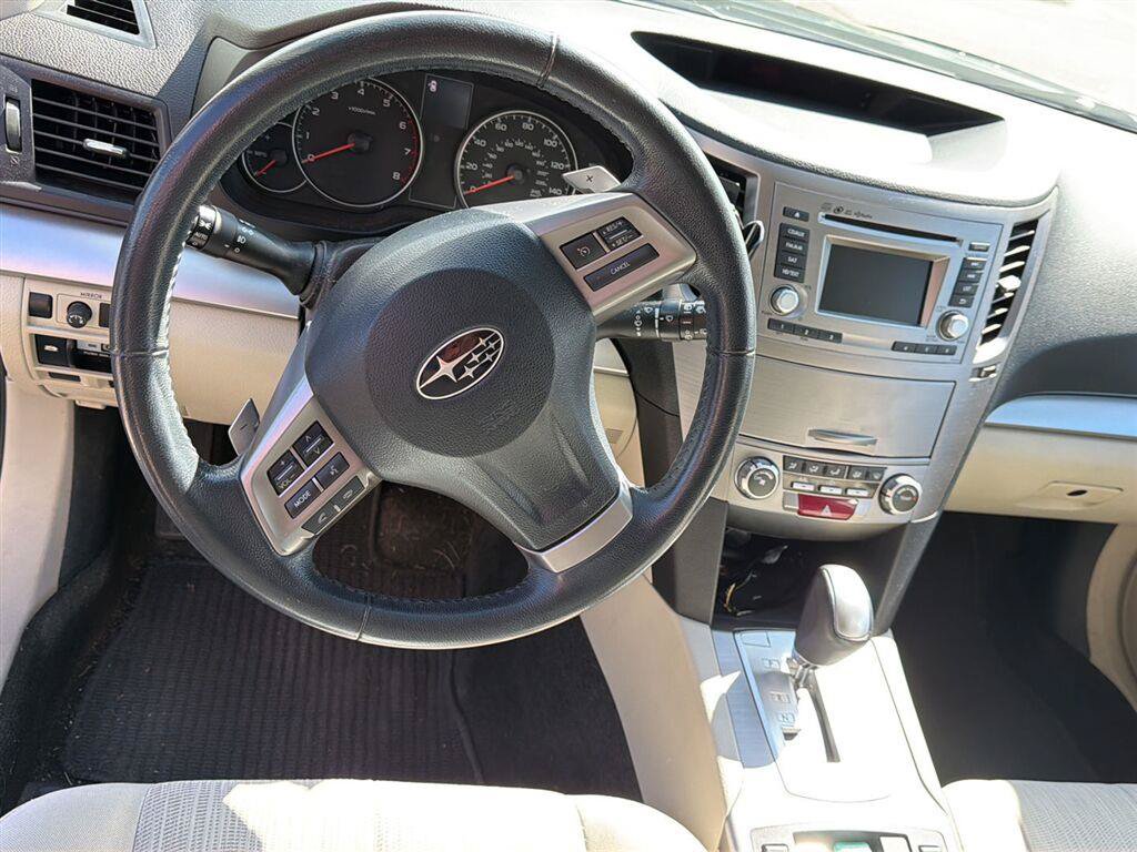 Used 2014 Subaru Outback 2.5i Premium AWD/4WD image 15