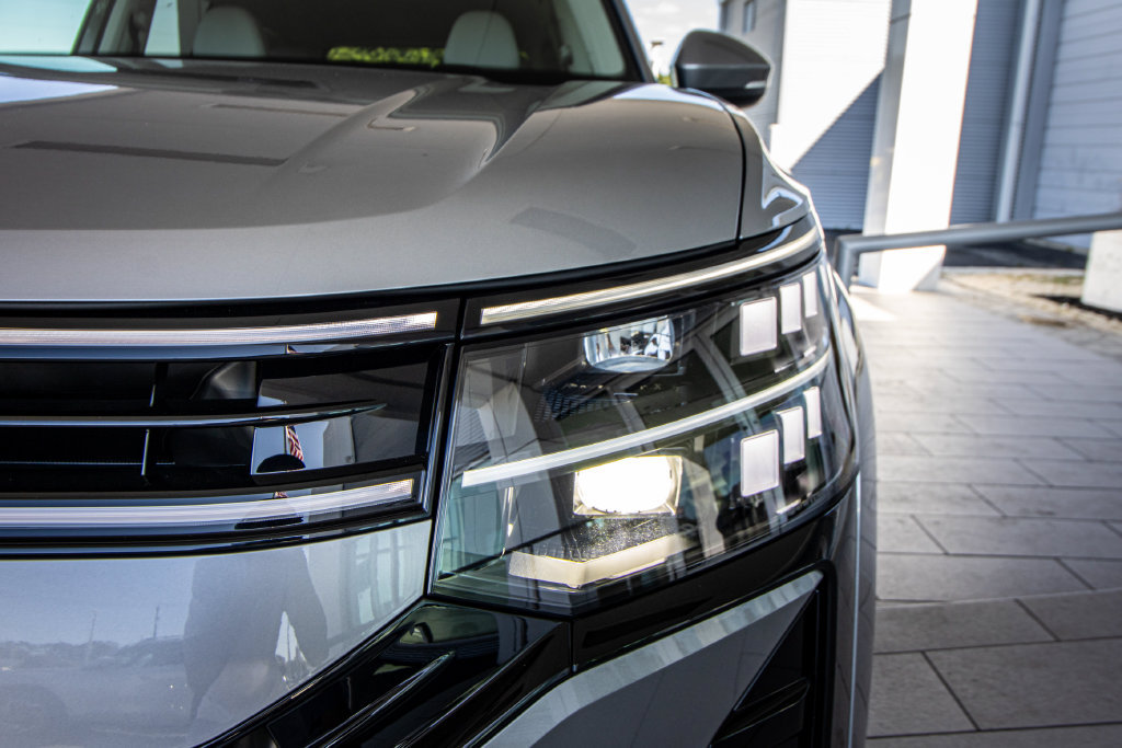 New 2027 Volkswagen Atlas SE FWD image 7