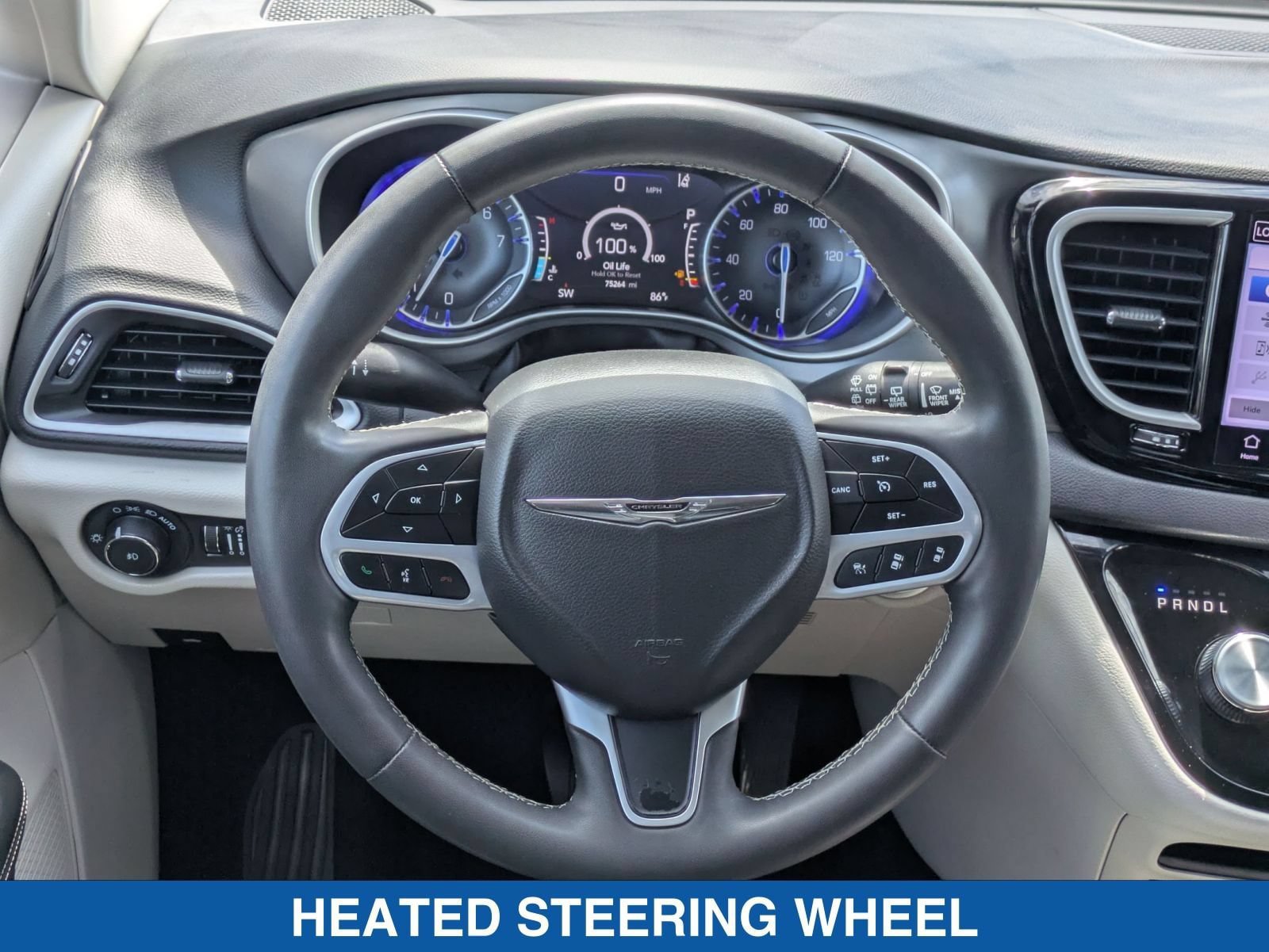 Used 2023 Chrysler Pacifica Touring-L FWD image 16