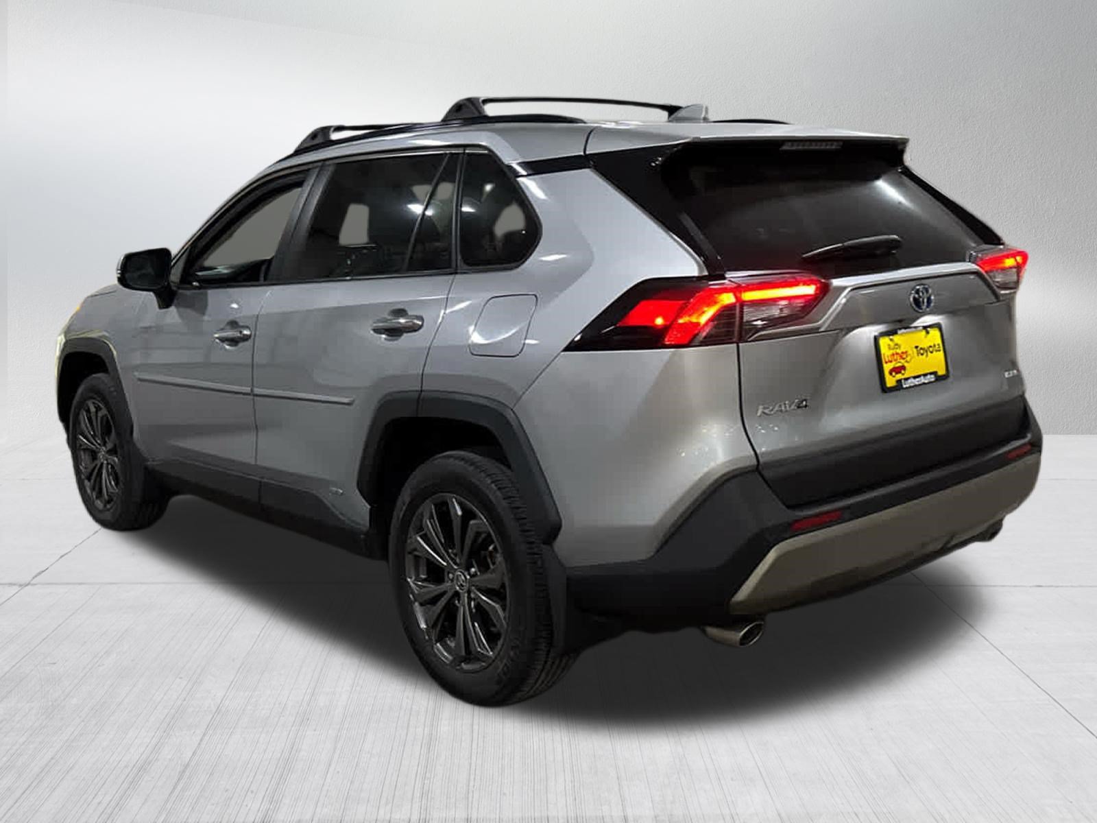 Certified 2022 Toyota RAV4 Limited AWD/4WD image 4