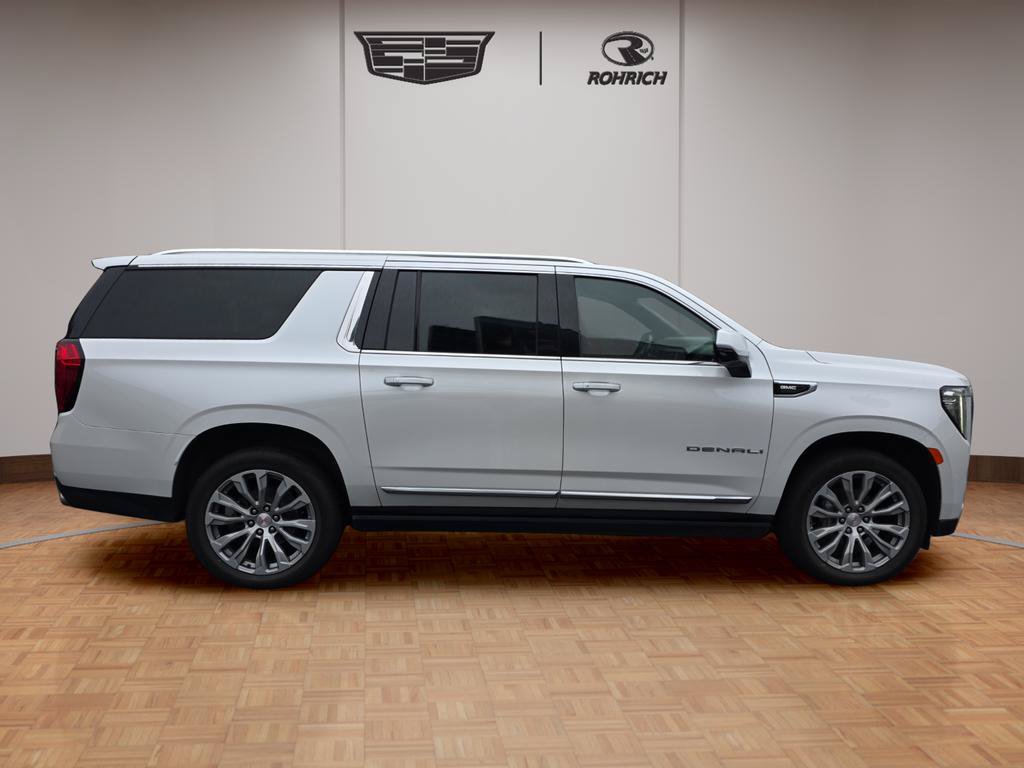Used 2022 GMC Yukon XL Denali AWD/4WD image 7