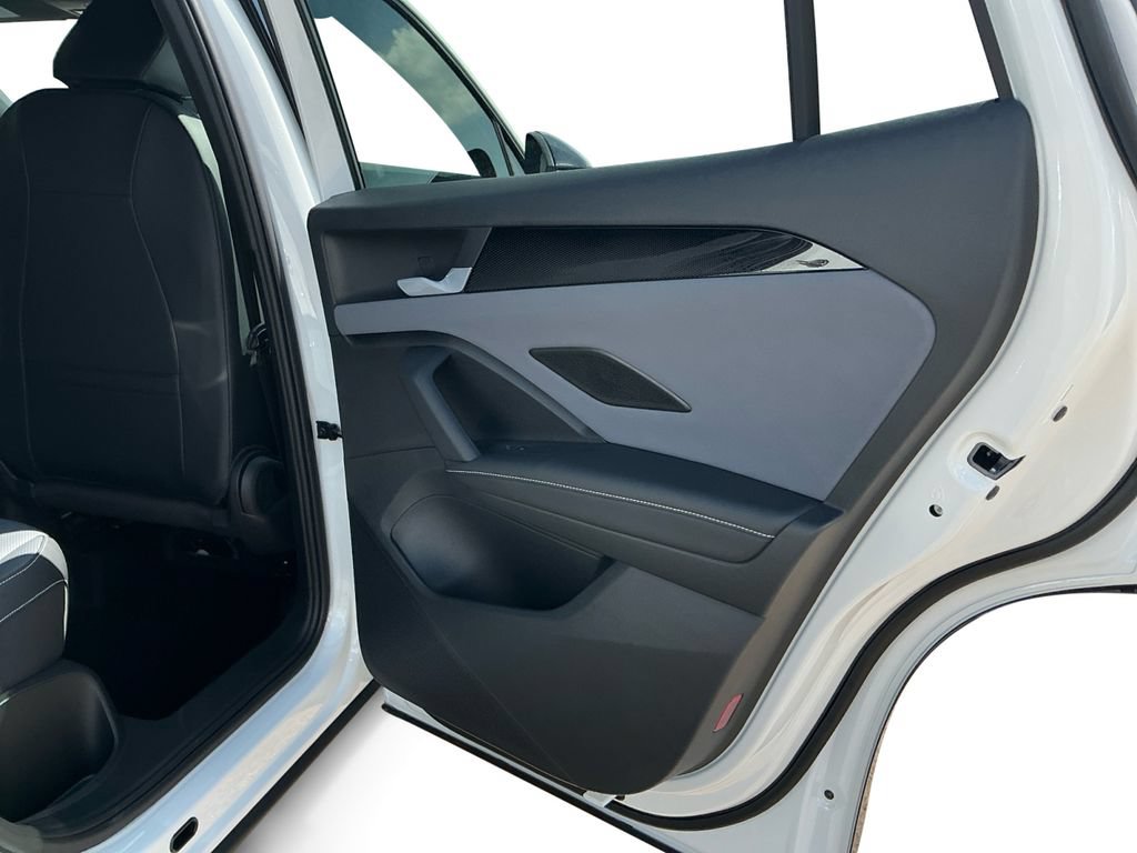 New 2026 Volkswagen Tiguan SE R-Line AWD/4WD image 17