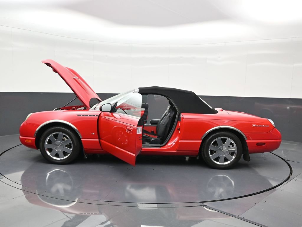 Used 2003 Ford Thunderbird image 34