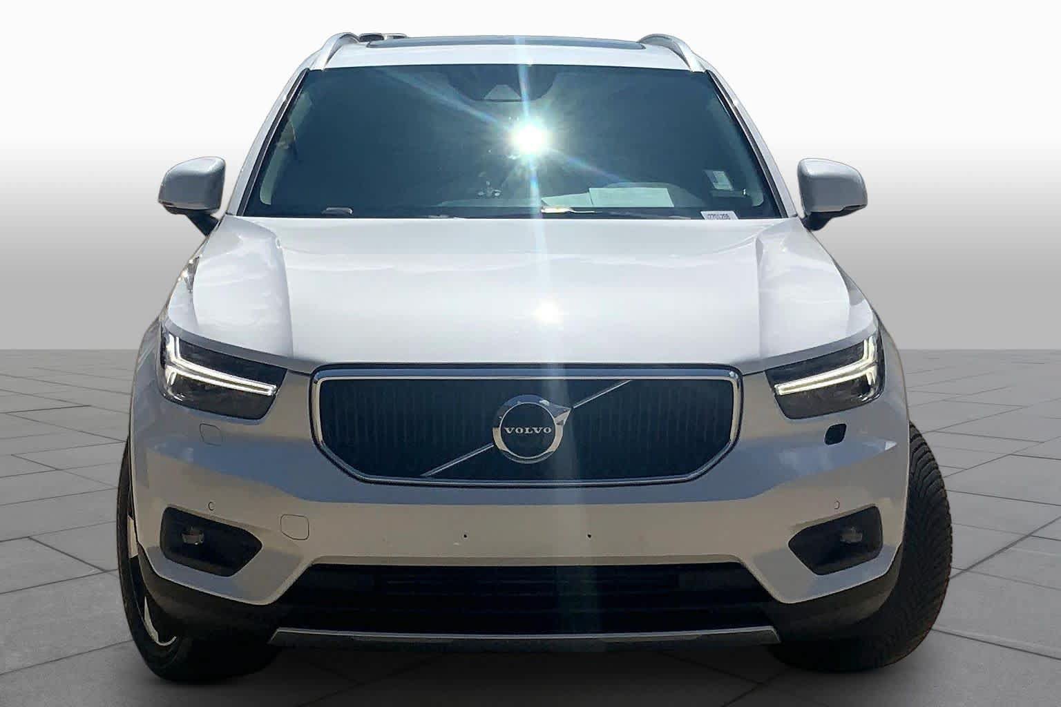 Used 2022 Volvo XC40 T5 Momentum AWD/4WD image 4