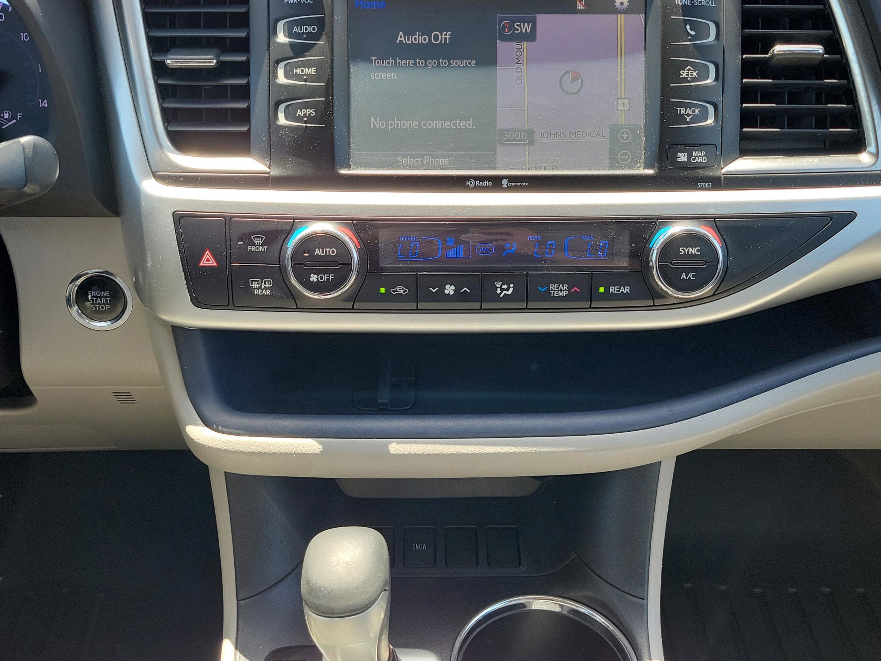 Used 2015 Toyota Highlander XLE image 15