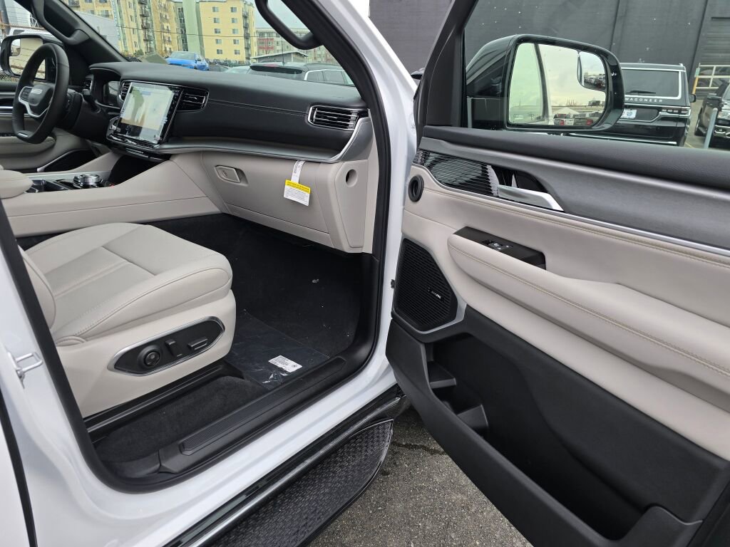 New 2025 Jeep Wagoneer Series II image 11