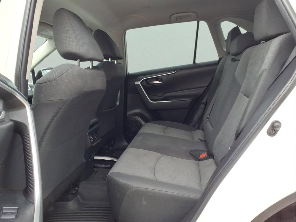 Used 2022 Toyota RAV4 XLE FWD image 15