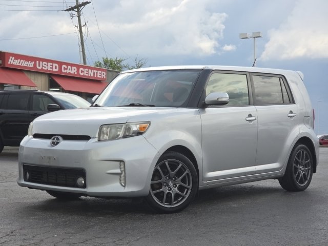Used 2014 Scion xB FWD image 2