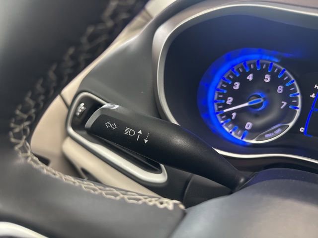 Used 2023 Chrysler Voyager LX image 38