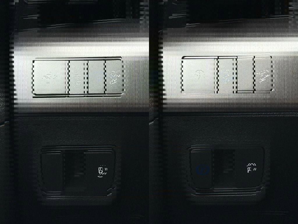 Used 2025 Hyundai Kona SEL image 19