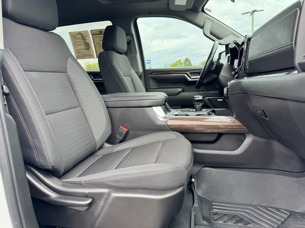 Used 2024 Chevrolet Silverado 1500 LT Trail Boss w/ Convenience Package II image 12