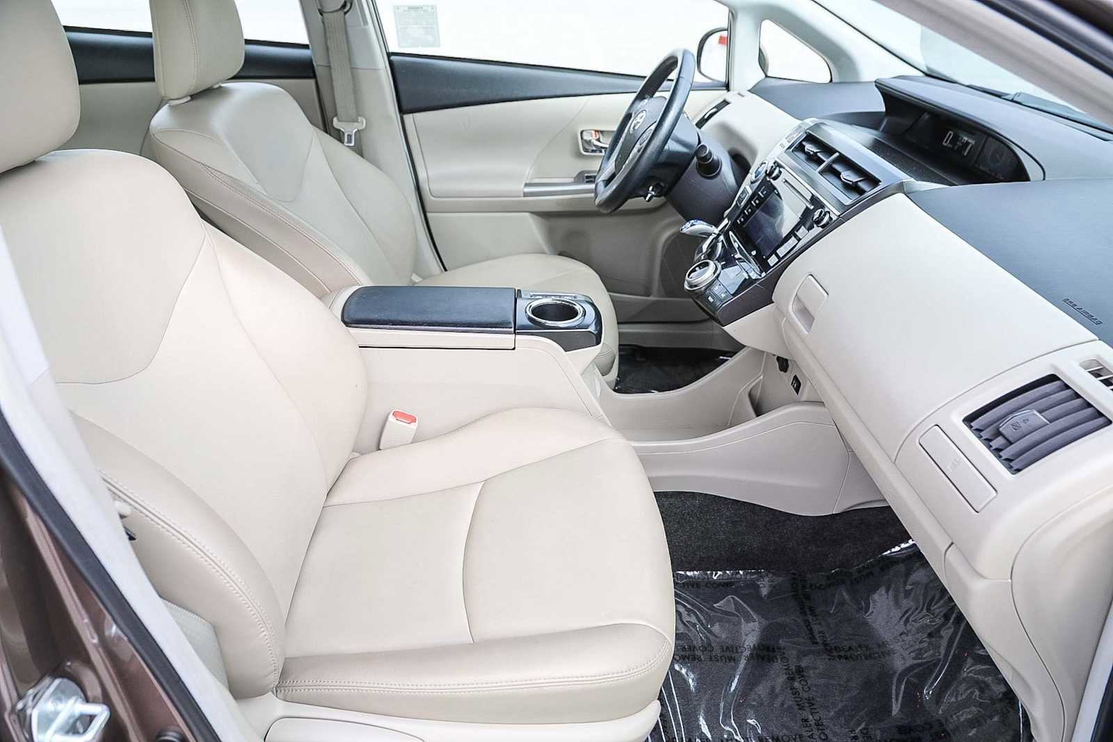 Used 2015 Toyota Prius V Four FWD image 16