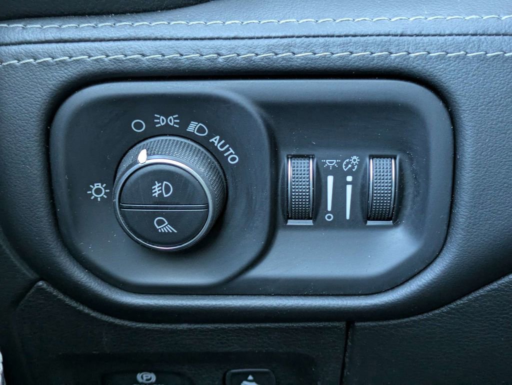 Used 2022 RAM 1500 Limited AWD/4WD image 31