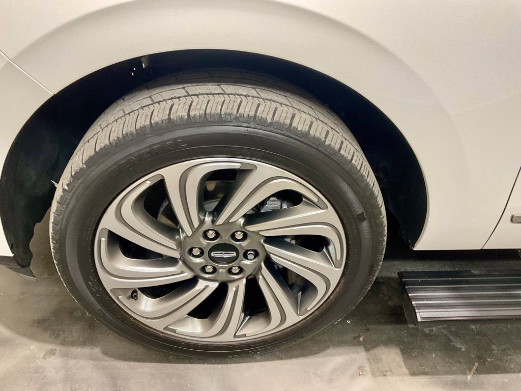 Used 2024 Lincoln Navigator Reserve AWD/4WD image 6