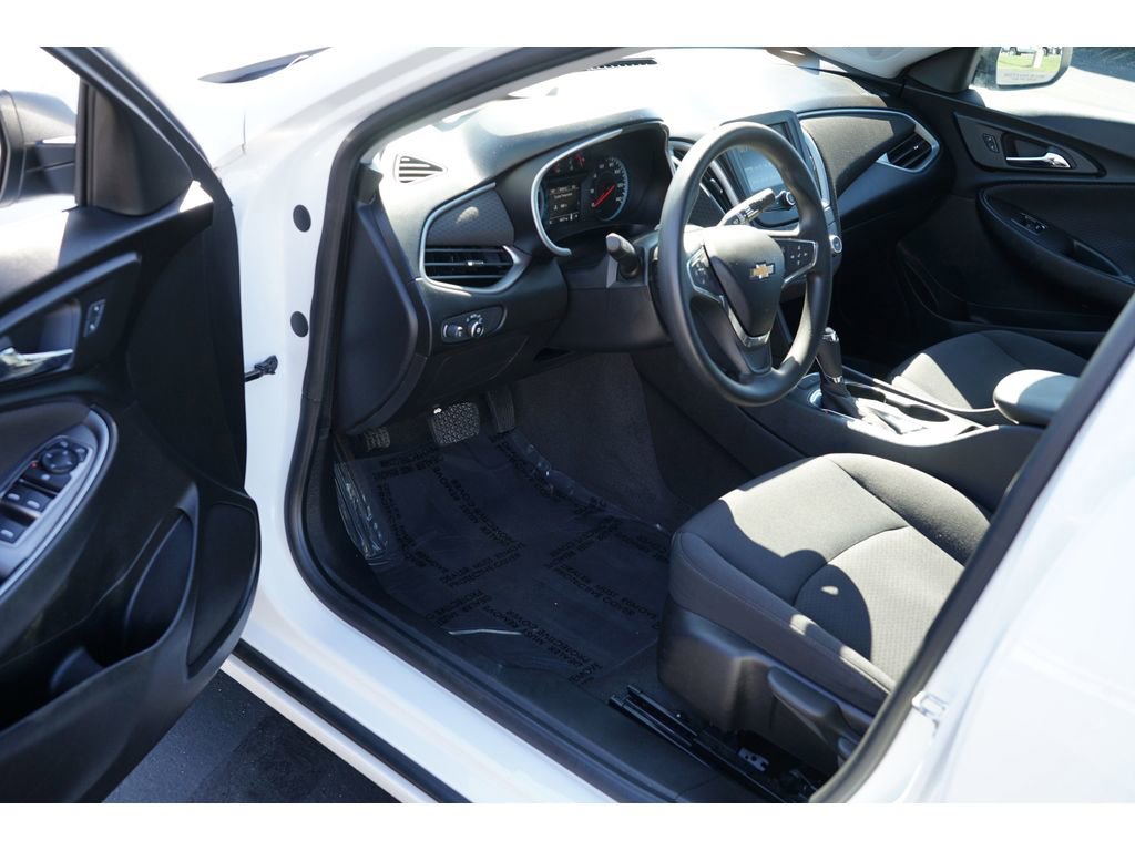 Used 2018 Chevrolet Malibu LS image 13