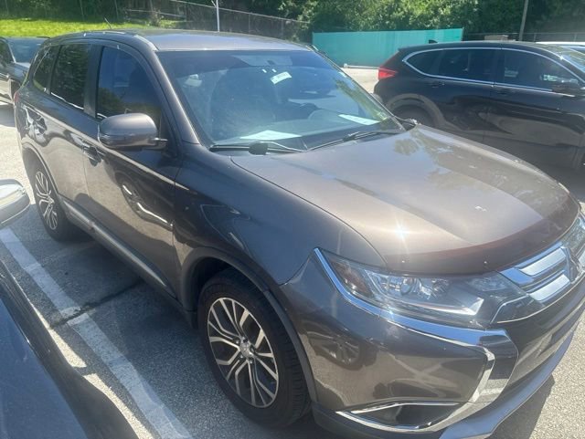 Used 2016 Mitsubishi Outlander SE FWD image 2
