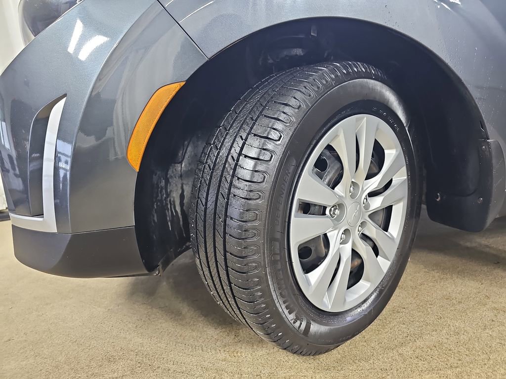 Used 2023 Kia Soul LX image 37