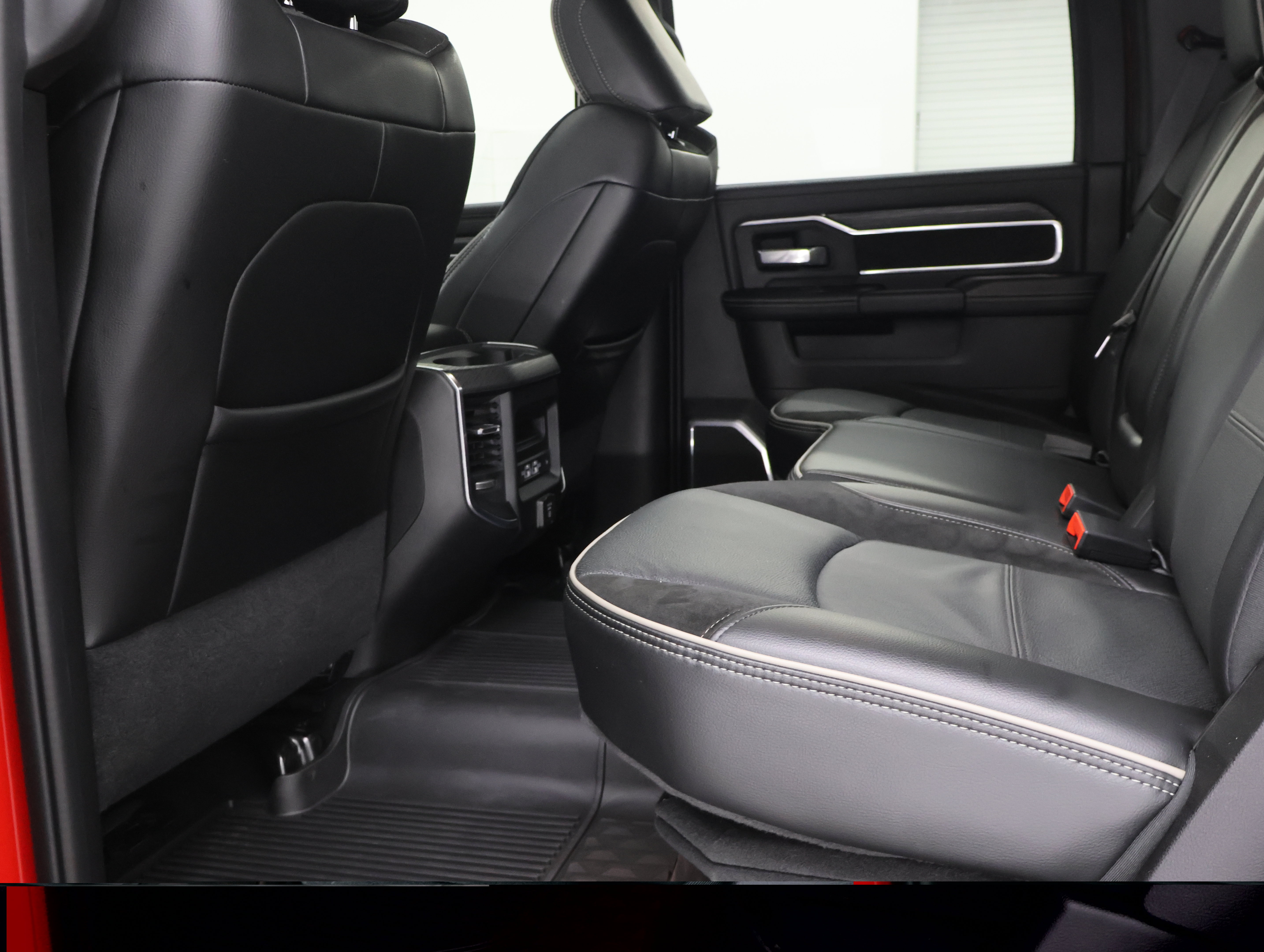Used 2024 RAM 2500 Laramie w/ Night Edition AWD/4WD image 35