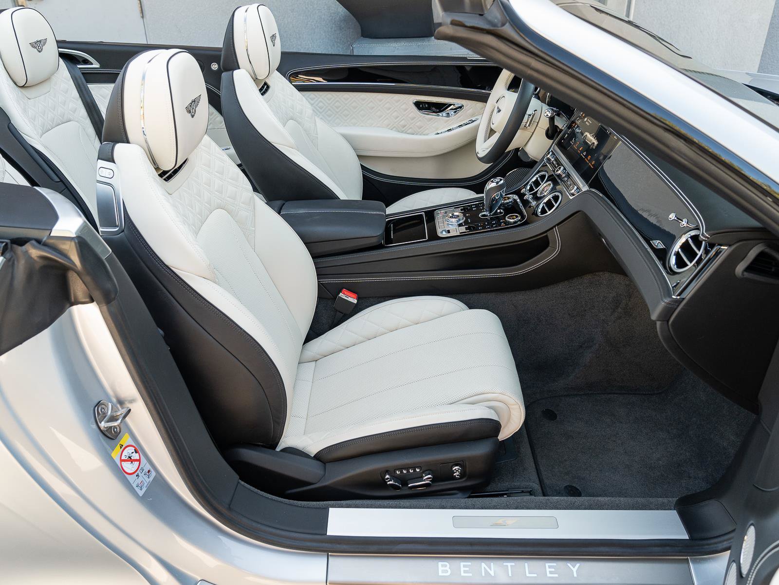 Used 2023 Bentley Continental GT Mulliner AWD/4WD image 29