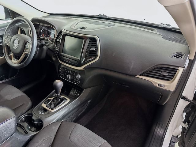 Used 2017 Jeep Cherokee Latitude w/ Cold Weather Group image 30