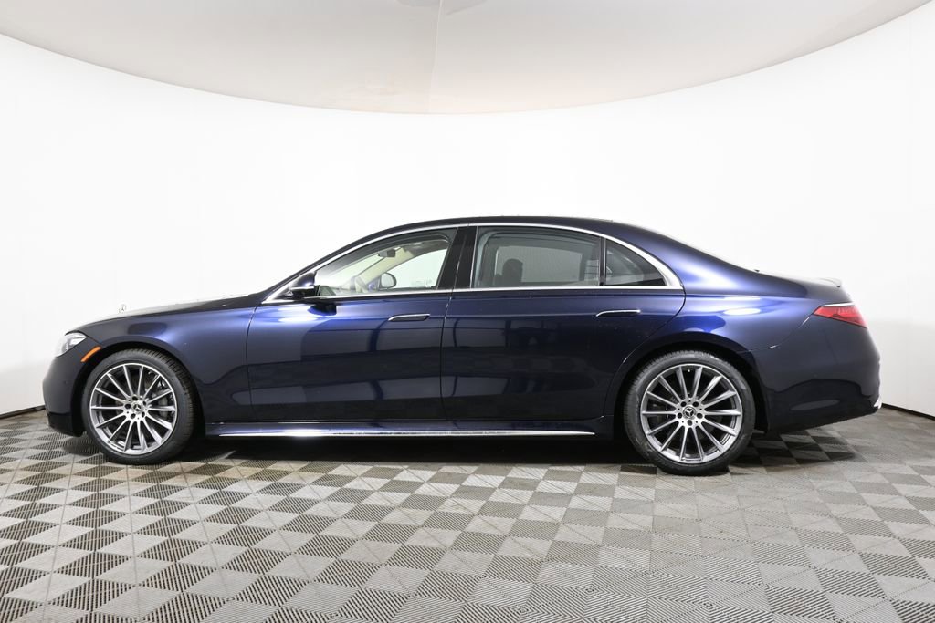 Used 2025 Mercedes-Benz S 580 4MATIC Sedan image 2