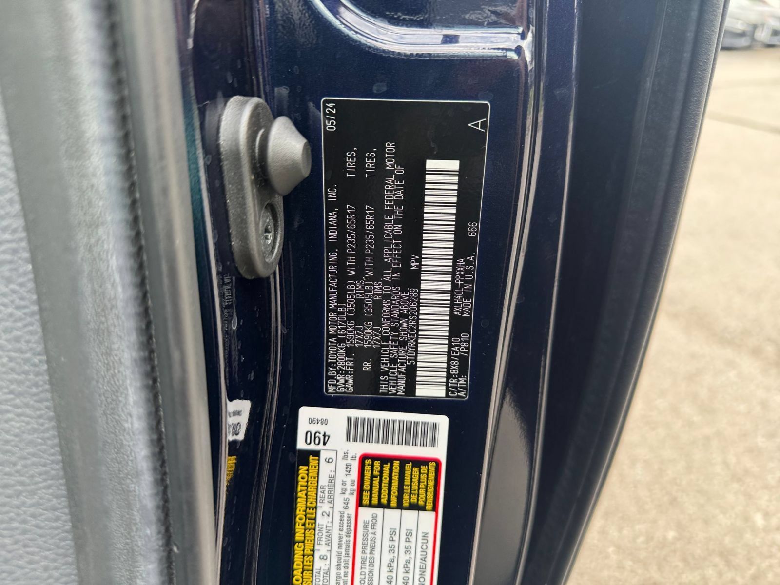 Used 2024 Toyota Sienna XLE FWD image 31