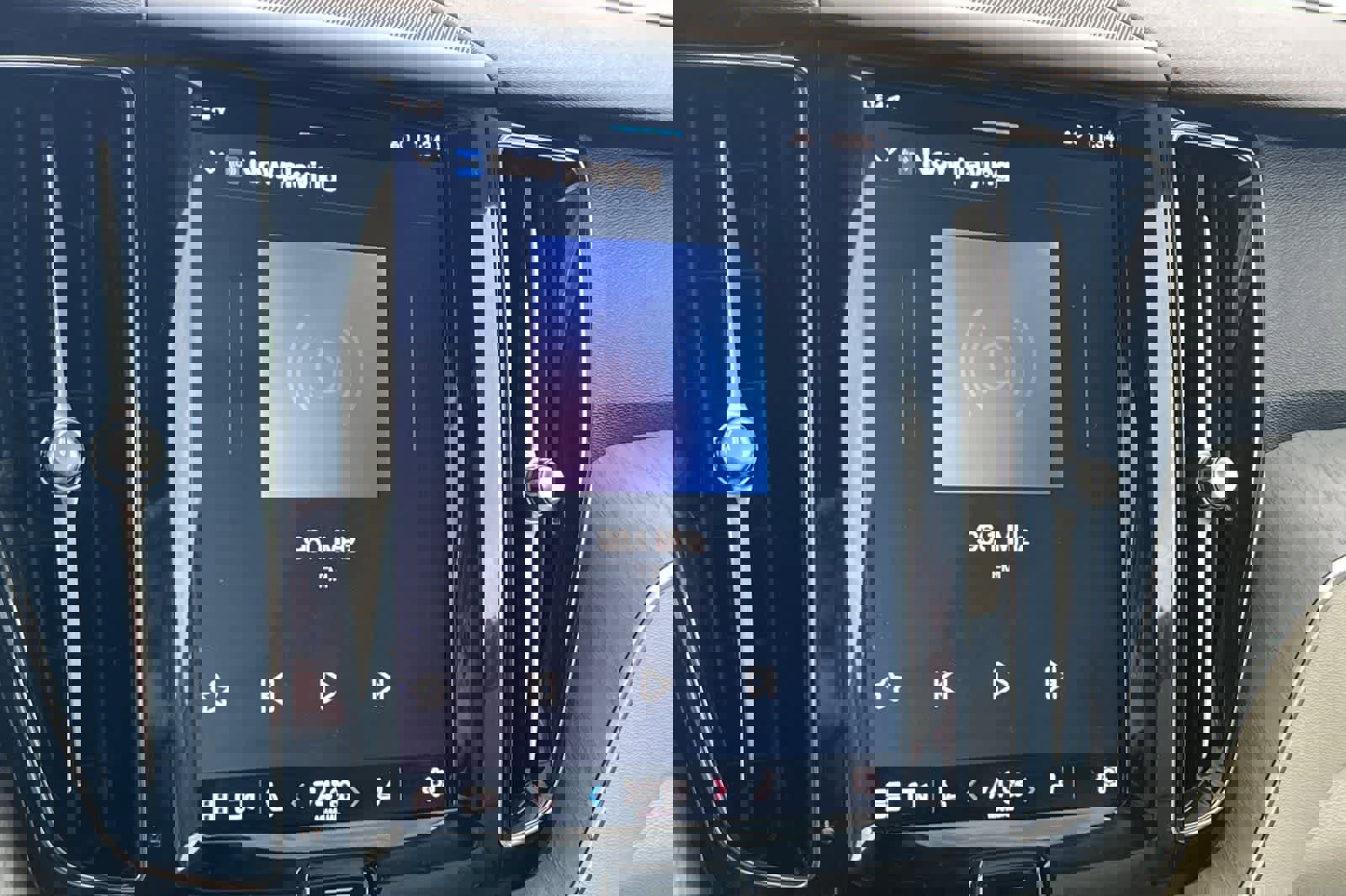 Used 2023 Volvo XC60 B5 Plus image 21