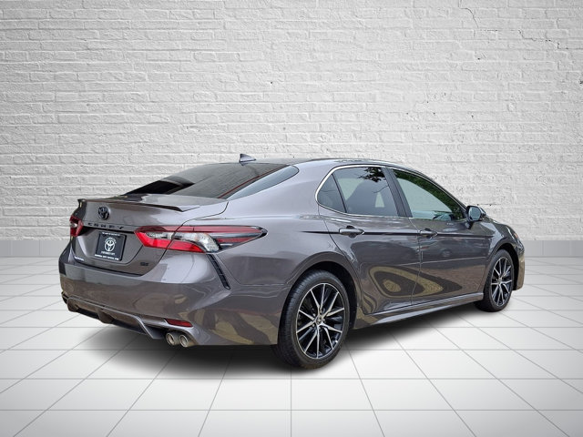 Used 2022 Toyota Camry SE w/ Carpet Mat Package (TMS) FWD image 6