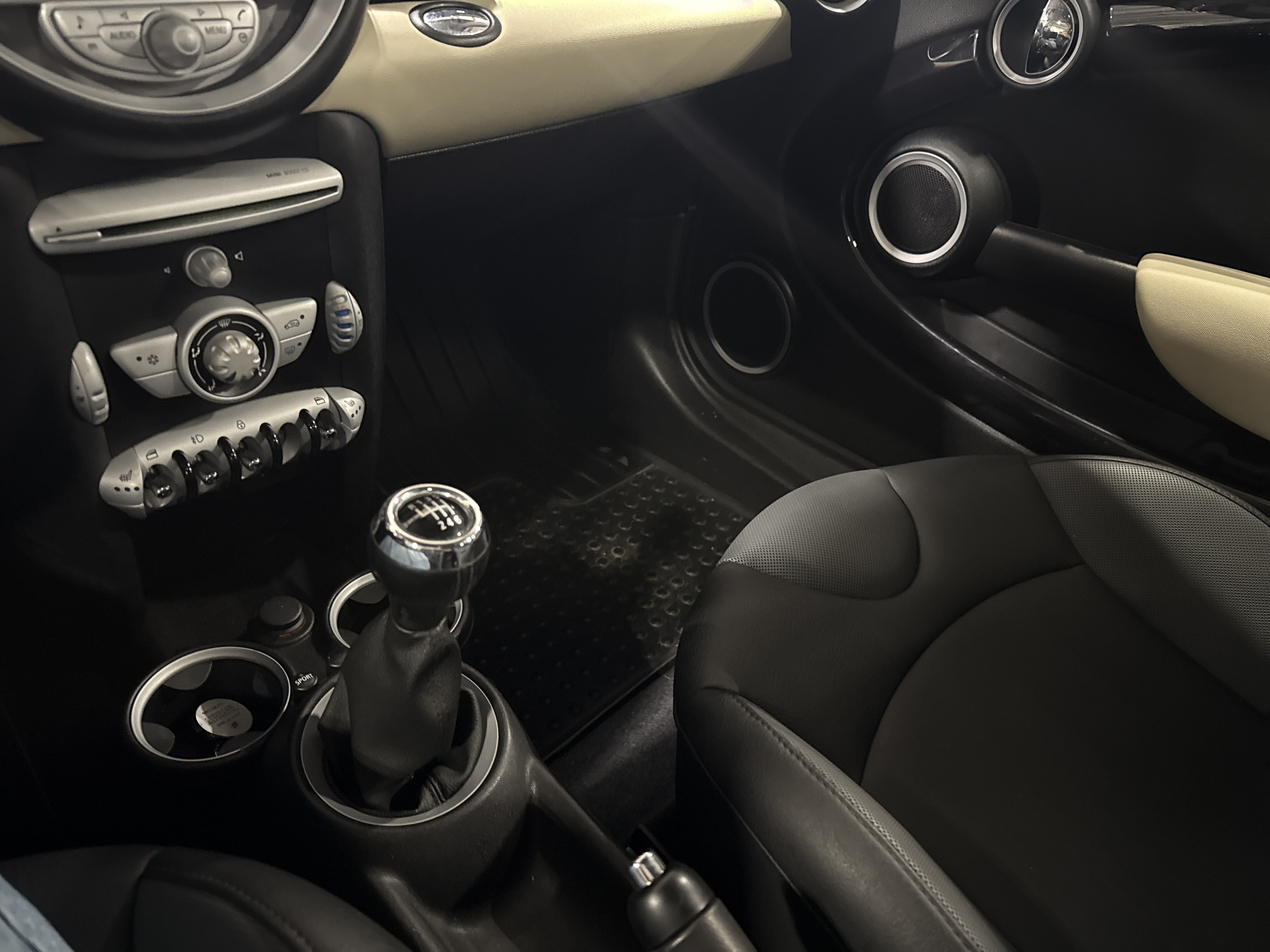 Used 2010 MINI Cooper Clubman S FWD image 11