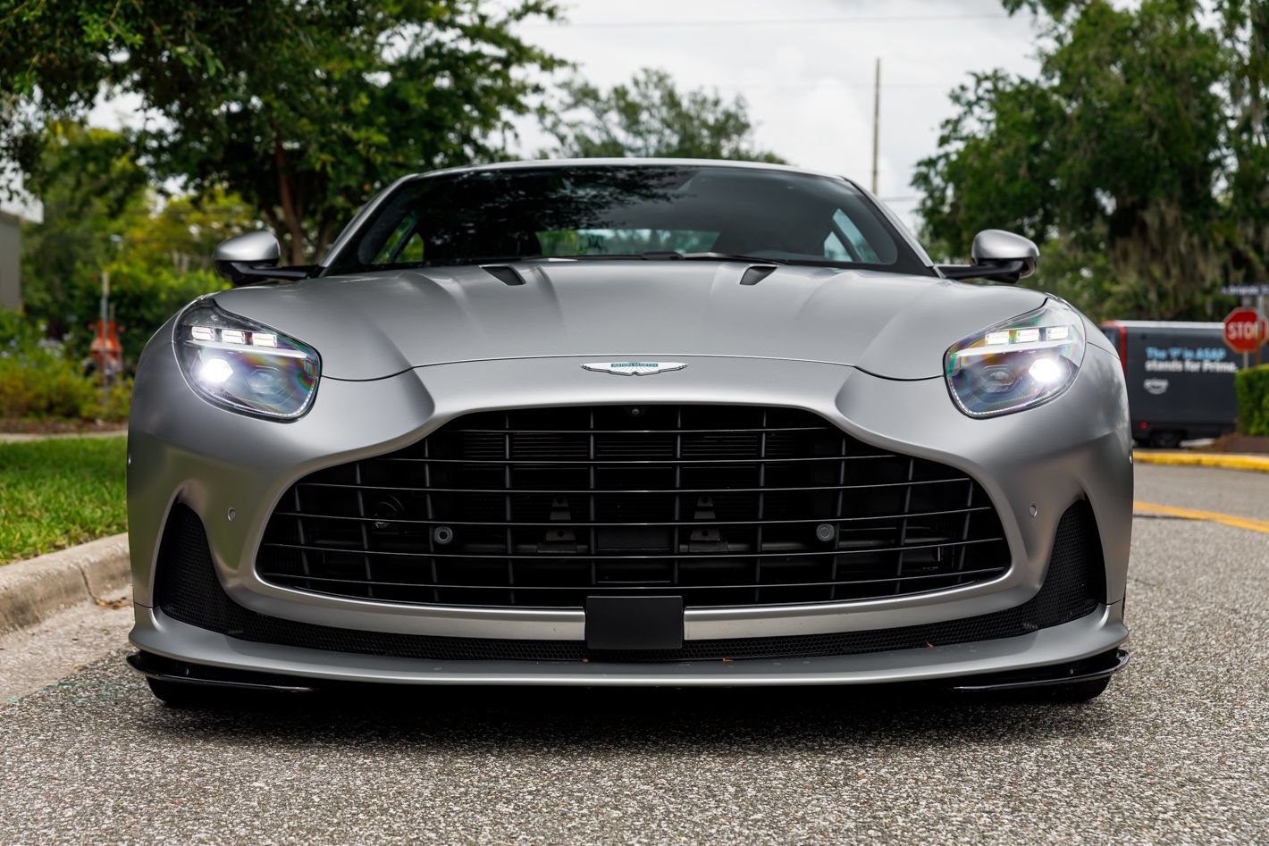 Used 2024 Aston Martin DB12 Coupe RWD image 22