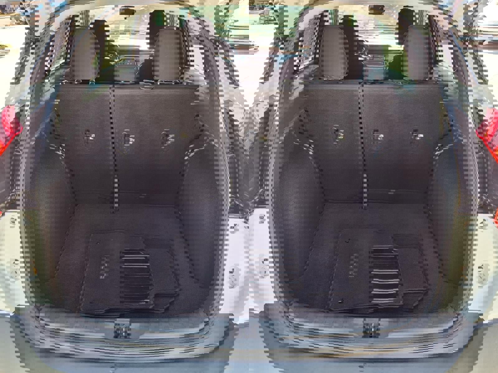 Used 2019 Nissan Kicks S image 25