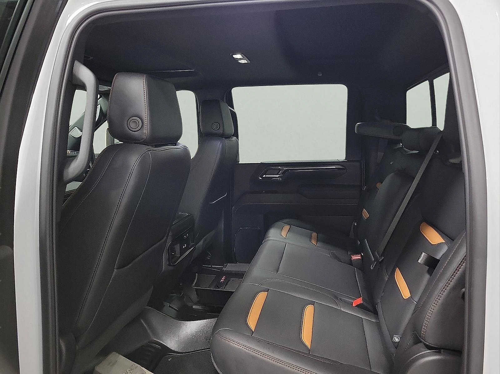 Used 2025 GMC Sierra 2500 AT4 w/ AT4 Premium Plus Package image 9