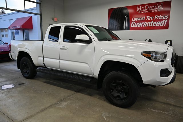 Used 2022 Toyota Tacoma SR image 4