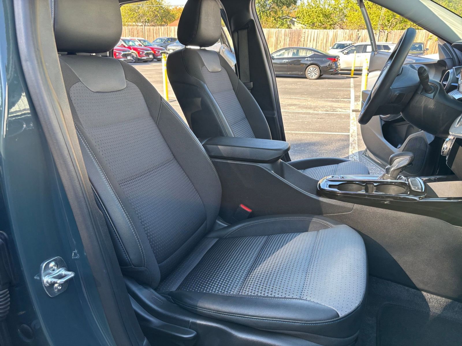 Used 2025 Chevrolet Trax LT image 21