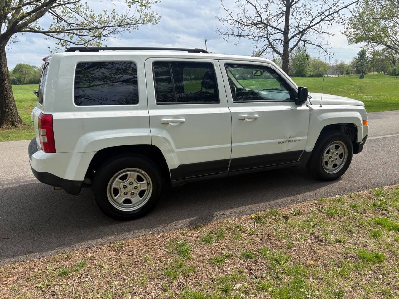 Used 2016 Jeep Patriot Sport w/ Power Value Group FWD image 9