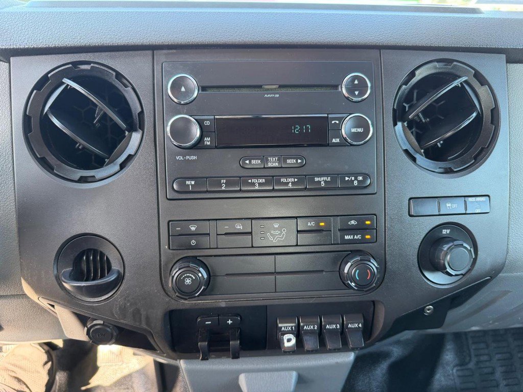 Used 2015 Ford F250 XL w/ Power Equipment Group image 46