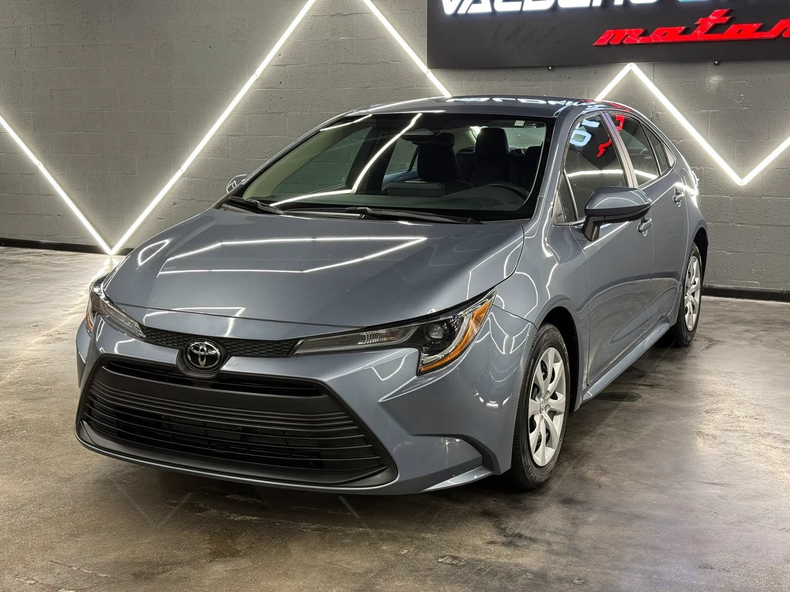 Used 2023 Toyota Corolla LE FWD image 4