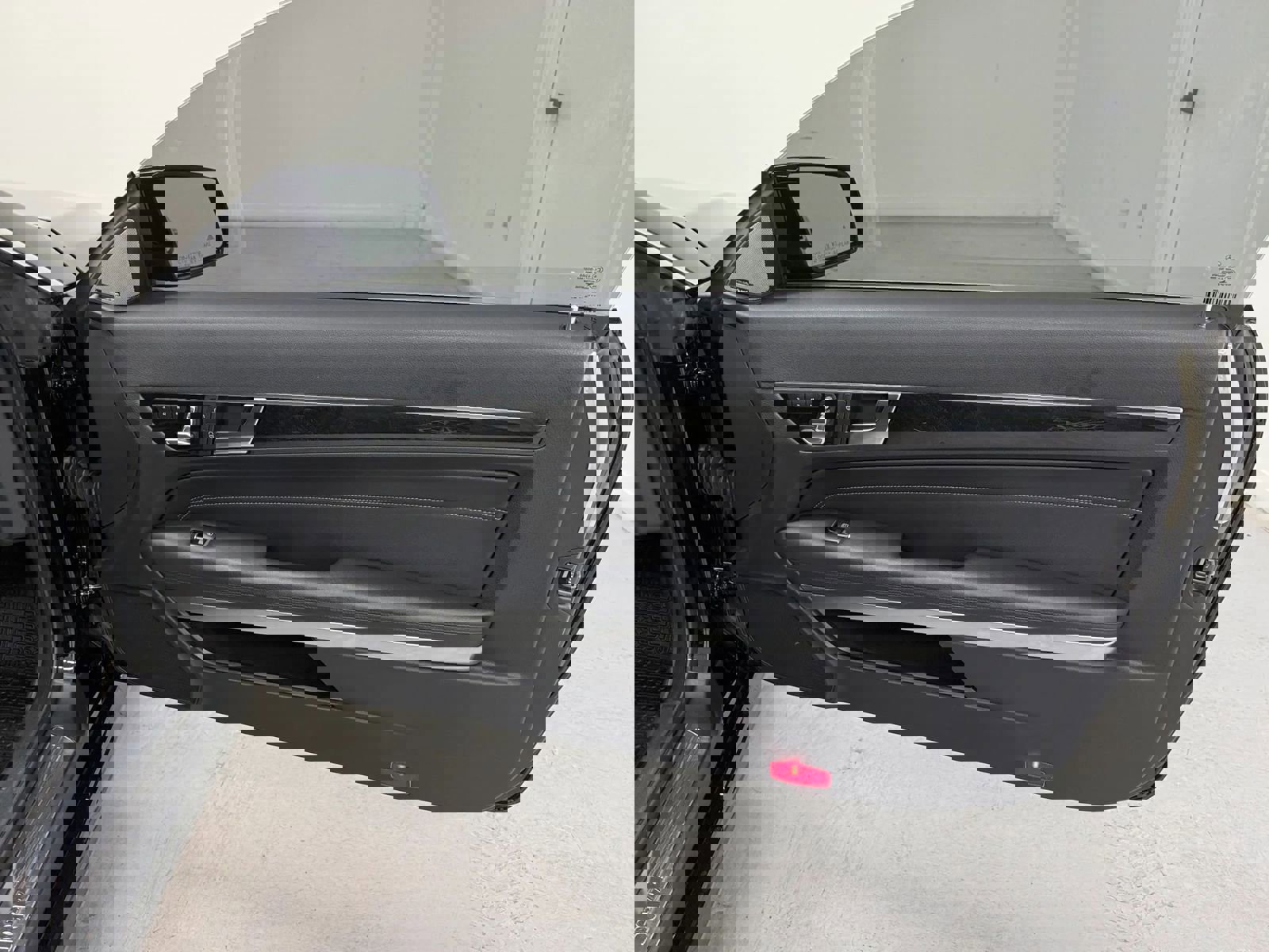 Used 2017 Mercedes-Benz E 400 4MATIC Coupe image 34